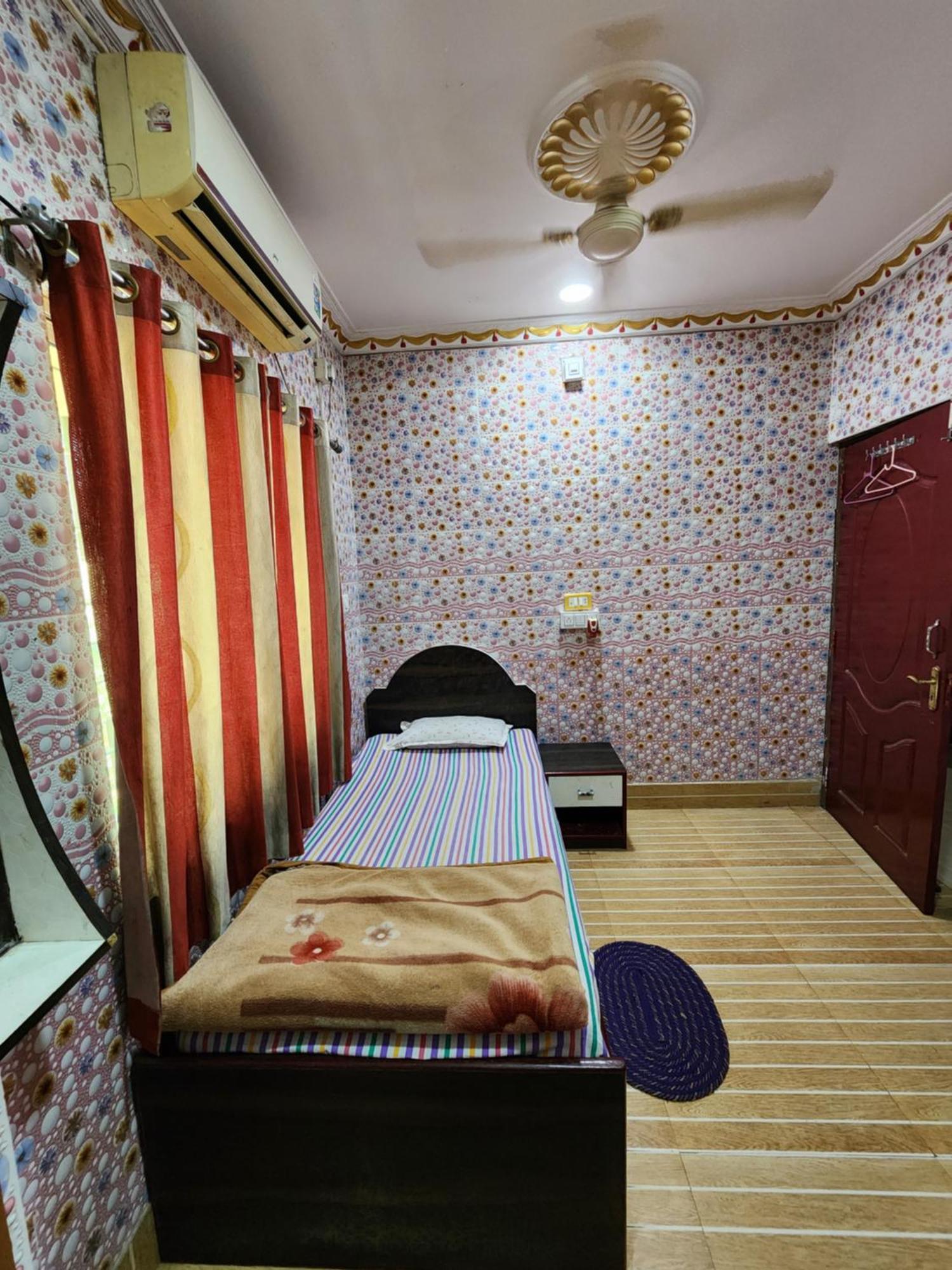 Hotel Shri Durga Baripada エクステリア 写真